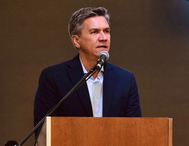 EL GOBERNADOR ZDERO SOLICITARÁ SUSPENDER LA ESCRITURACIÓN DEL LOTE 88 EN MIRAFLORES