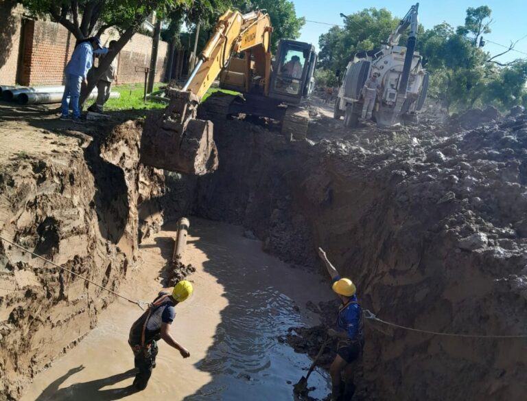 QUITILIPI: SAMEEP EJECUTÓ OBRAS Y MEJORÓ EL SISTEMA CLOACAL EN LA CIUDAD