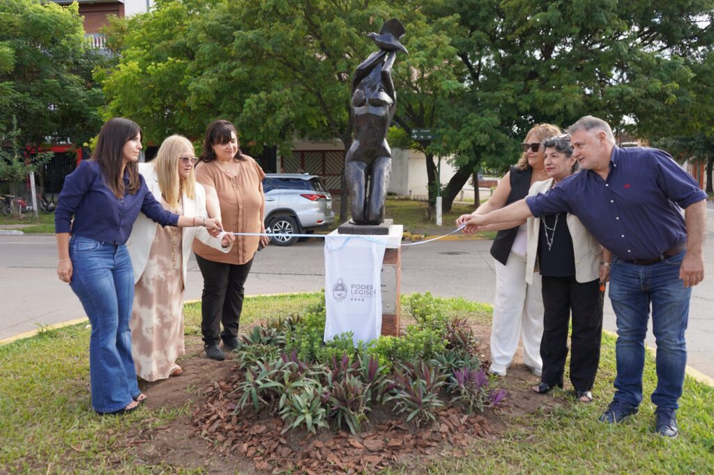 8M: Diputados participaron de un homenaje a víctimas de violencia y femicidios
