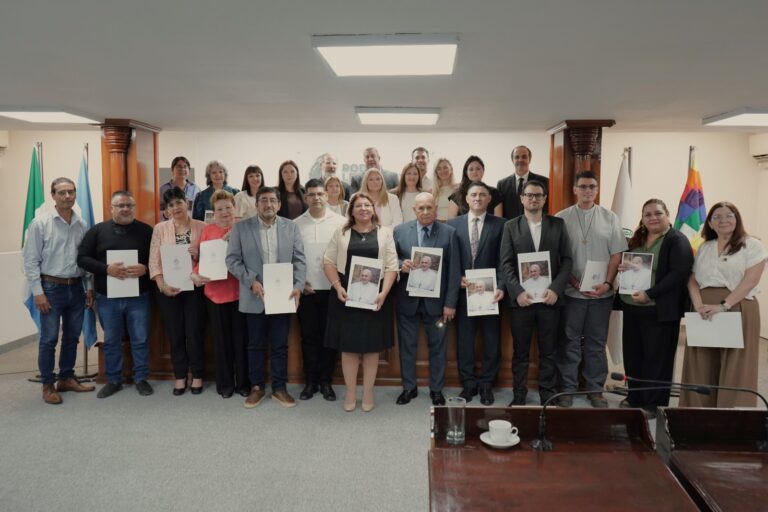 Emotivo homenaje al Papa Francisco en la Legislatura: “Su legado es un norte para nuestra sociedad”
