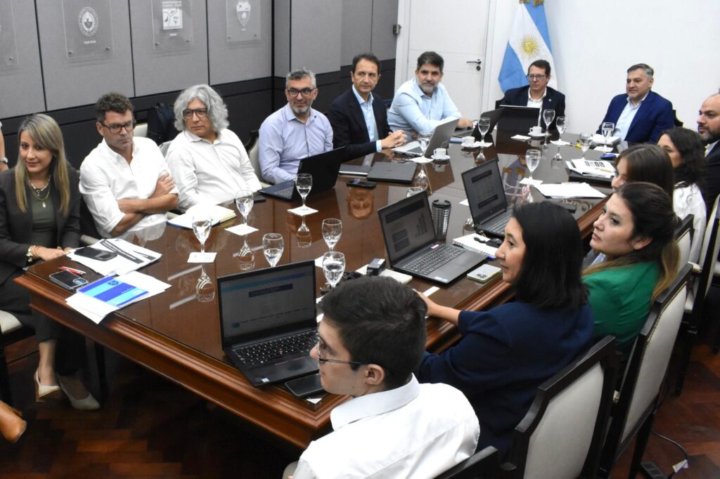 APOYO DE NACIÓN AL CHACO PARA CUBRIR VENCIMIENTOS DE DEUDA