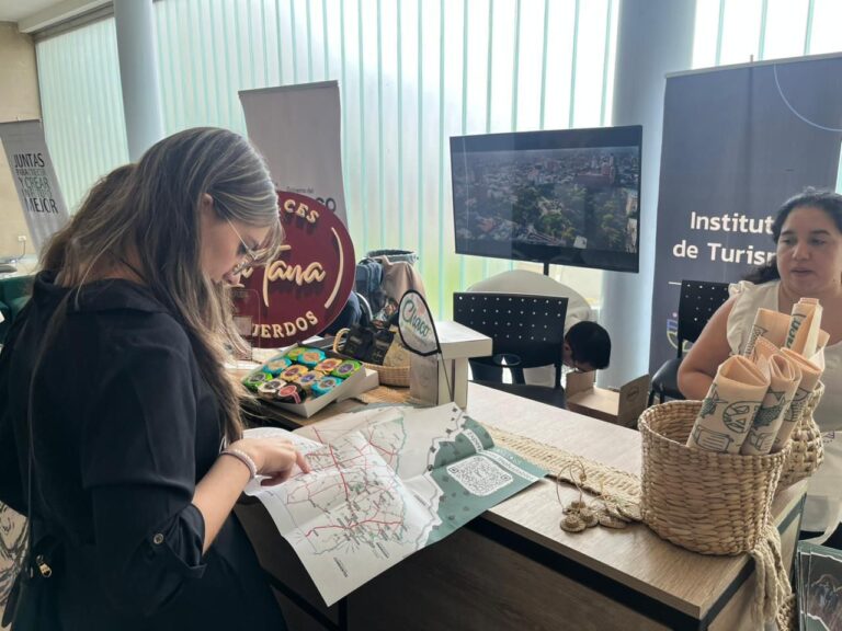 EL INSTITUTO DE TURISMO DEL CHACO FORTALECIÓ EL POSICIONAMIENTO DEL DESTINO EN LA CUMBRE CHAQUEÑA