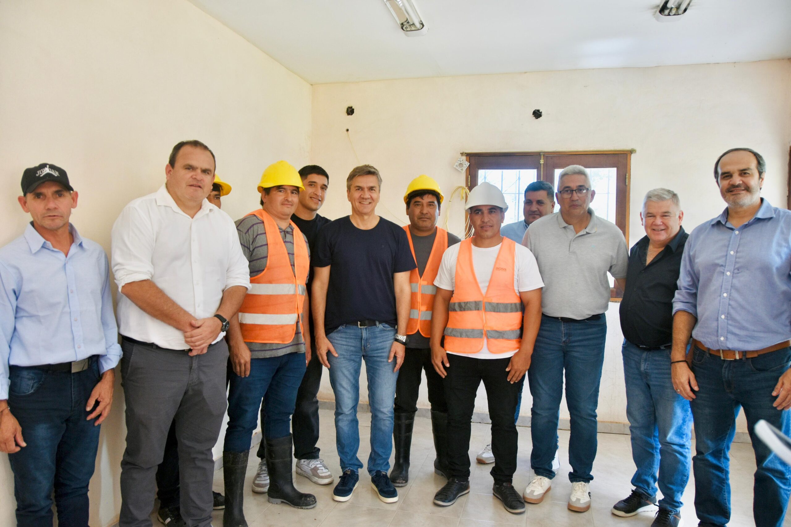 DESPUÉS DE 105 AÑOS, EL AGUA POTABLE LLEGÓ A LAS CASAS DE NAPENAY