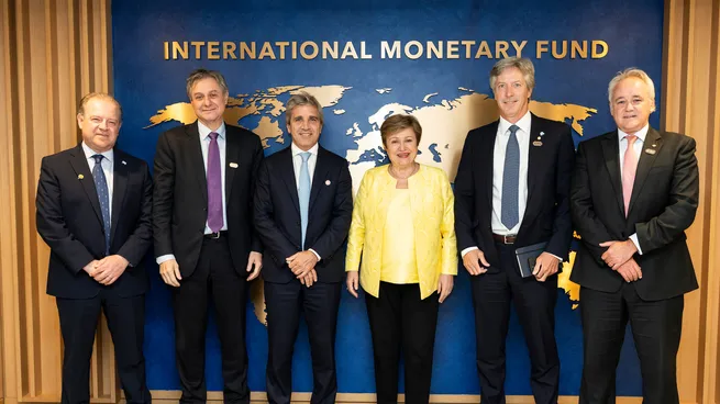 Luis Caputo se reunió con Kristalina Georgieva y avanzó con el FMI en la negociación de la deuda