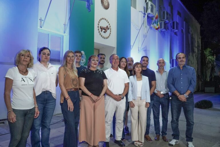 El edificio legislativo se iluminó de azul en el Día Mundial de la Prevención del Cáncer de Colon