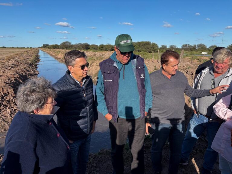 LA CLOTILDE: ZDERO SUPERVISÓ LAS OBRAS DE SANEAMIENTO, LIMPIEZA Y DESAGÜES PARA ASISTIR A PRODUCTORES