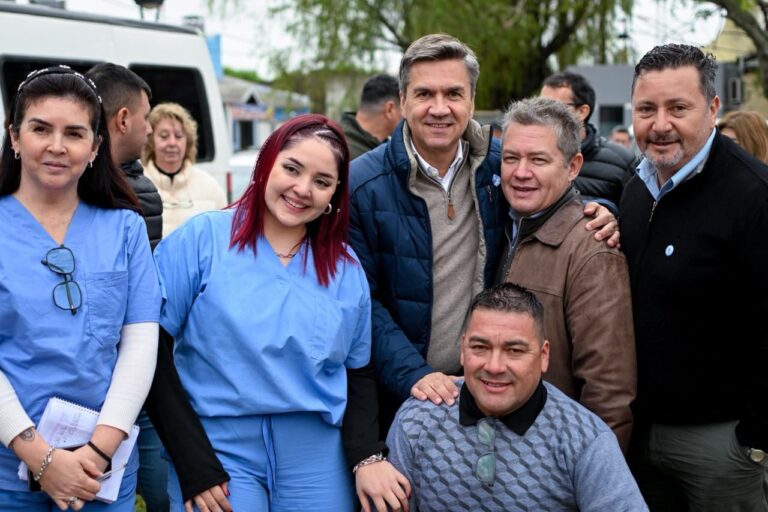 CON OPERATIVO DE SALUD Y ANUNCIOS DE OBRAS, ZDERO LLEVÓ RESPUESTAS HISTÓRICAS A VILLA ÁNGELA