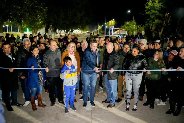 CAMPO LARGO: ZDERO INAUGURÓ NUEVAS CUADRAS DE PAVIMENTO URBANO Y DESTACÓ EL CRECIMIENTO DE LA LOCALIDAD