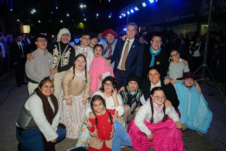 EL GUIDO MIRANDA CELEBRÓ SUS 29 AÑOS CON UNA GRAN FIESTA CULTURAL Y VIGILIA PATRIA JUNTO AL GOBERNADOR ZDERO