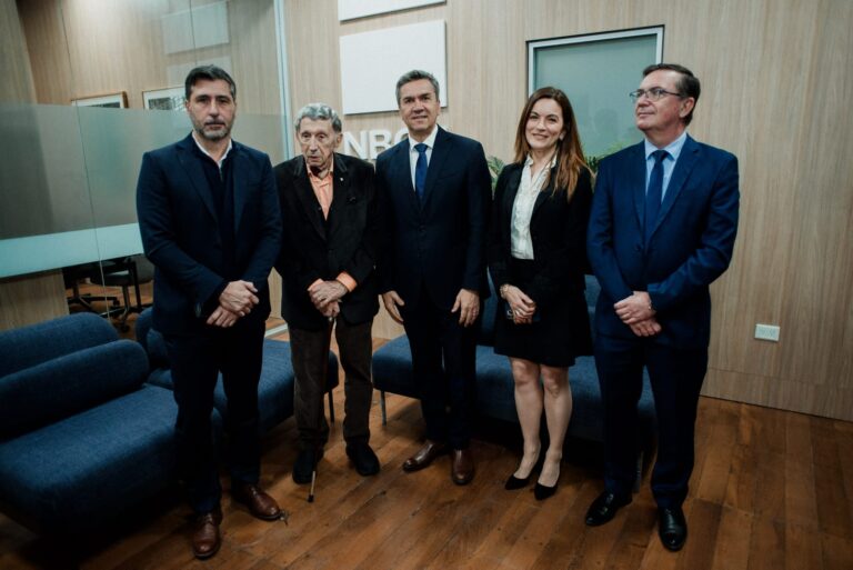 Junto al Gobernador Zdero y Luis Landriscina, NBCH presentó la renovación total de la Sucursal Buenos Aires