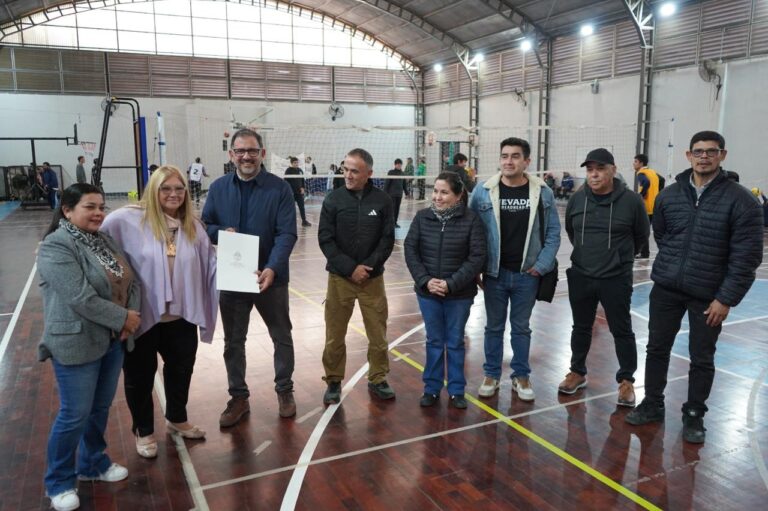 Delgado junto a DESOCHA