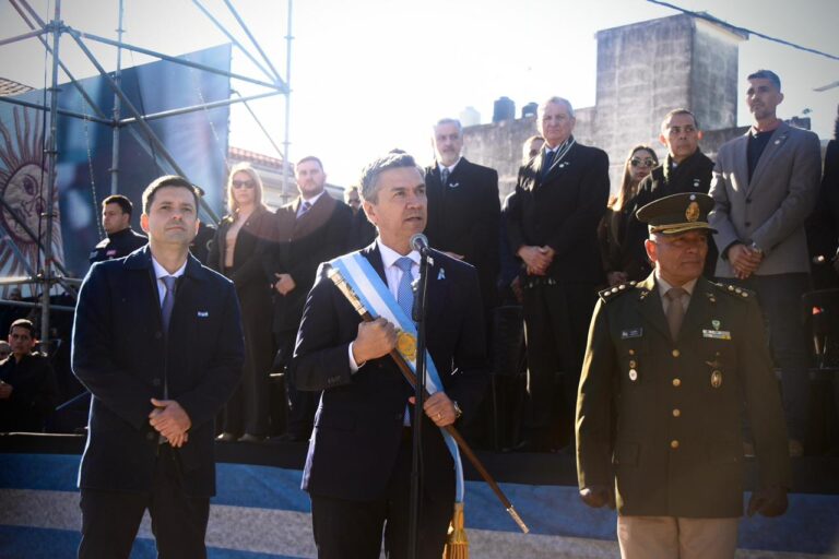 PROMESA DE LEALTAD A LA BANDERA: «LA PATRIA NOS PERTENECE A TODOS Y ENTRE TODOS, TENEMOS QUE CUIDARLA», DESTACÓ ZDERO