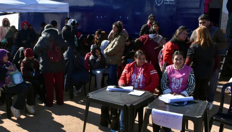 EL TREN 25 DE MAYO YA ATIENDE EN BARRANQUERAS CON SERVICIOS MÉDICOS, TRÁMITES Y ASISTENCIA HASTA EL 3 DE JULIO