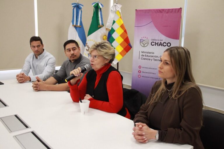 EDUCACIÓN INCORPORA INTELIGENCIA ARTIFICIAL