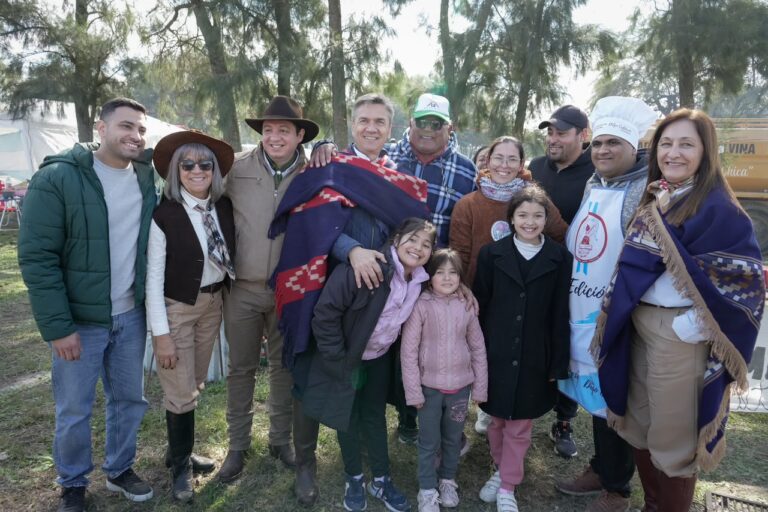 SANTA SYLVINA: EL GOBERNADOR ZDERO ACOMPAÑÓ LA 10ª FIESTA REGIONAL DEL LOCRO Y LA ARGENTINIDAD Y RATIFICÓ SU APOYO A LAS TRADICIONES CHAQUEÑAS