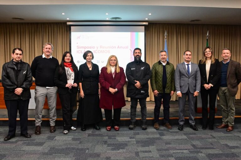 Carmen Delgado encabezó la apertura del Simposio Internacional ICLAFI-ICOMOS en el marco de la Bienal 2026