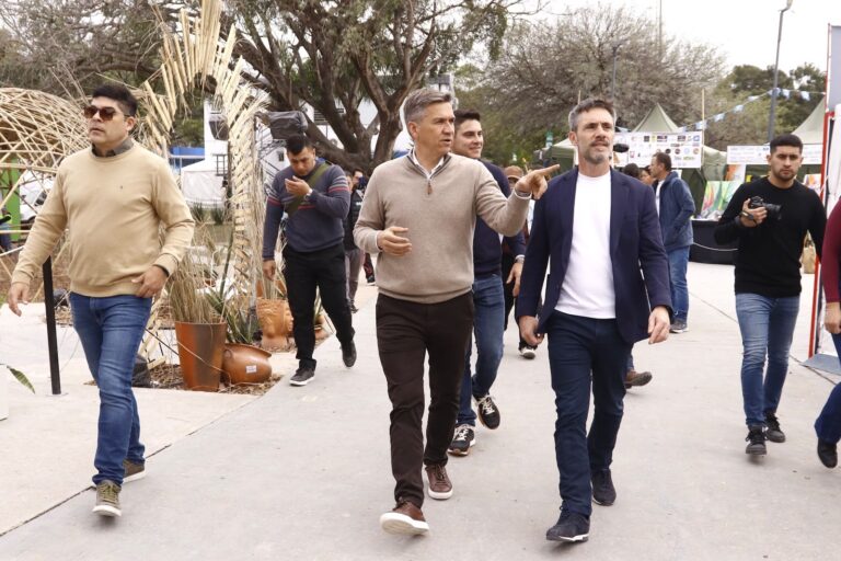 EL GOBERNADOR ZDERO DESTACÓ QUE LA BIENAL “NOS PRESTIGIA Y MUEVE TODA LA ECONOMÍA”