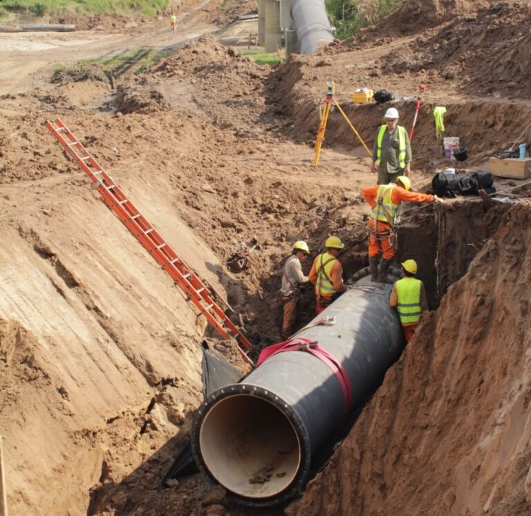 AVANZAN LAS OBRAS EN EL SEGUNDO ACUEDUCTO PARA AUMENTAR EL CAUDAL DE AGUA POTABLE EN EL INTERIOR PROVINCIAL
