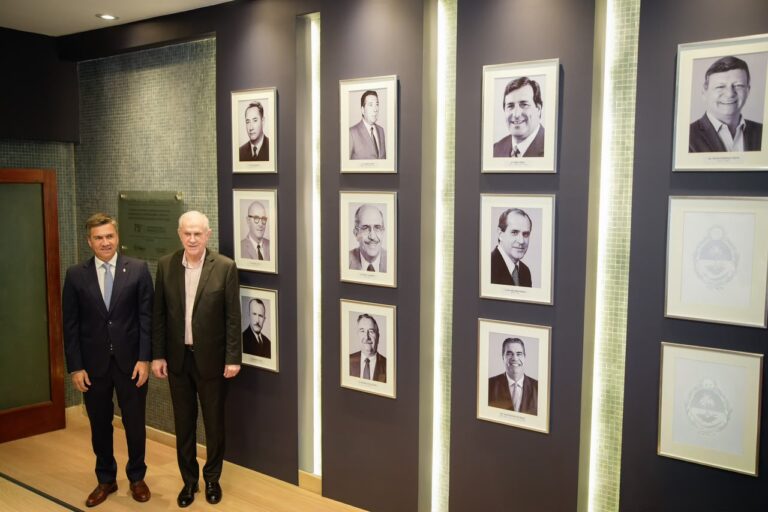 GALERÍA DE LOS GOBERNADORES: LA HISTORIA CONSTITUCIONAL DEL CHACO TIENE SU LUGAR EN CASA DE GOBIERNO