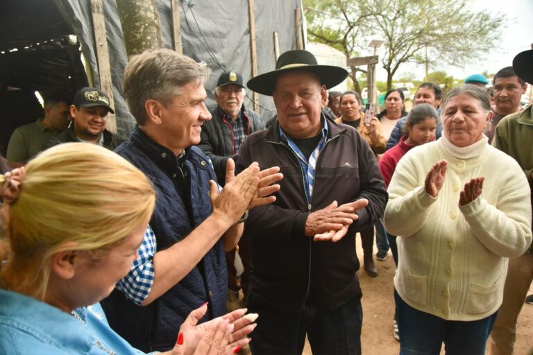 LA LUZ LLEGÓ AL PARAJE LAS BRAVAS DE PAMPA DEL INDIO Y CAMBIA LA VIDA DE LAS FAMILIAS