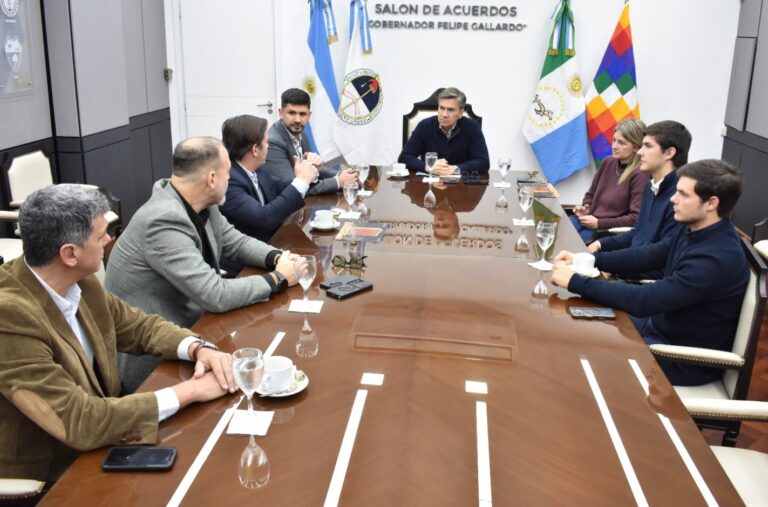 ZDERO RECIBIÓ A INVERSORES QUE ANUNCIARON LA CONSTRUCCIÓN DE UN HOTEL WYNDHAM DE 5 ESTRELLAS EN RESISTENCIA