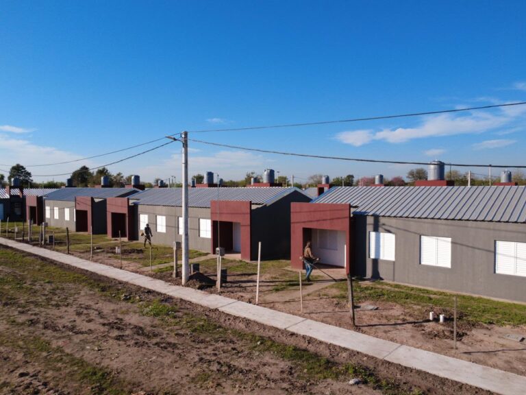 PRESIDENCIA DE LA PLAZA: EL IPDUV AVANZA CON LOS TRAMOS FINALES DE VIVIENDAS