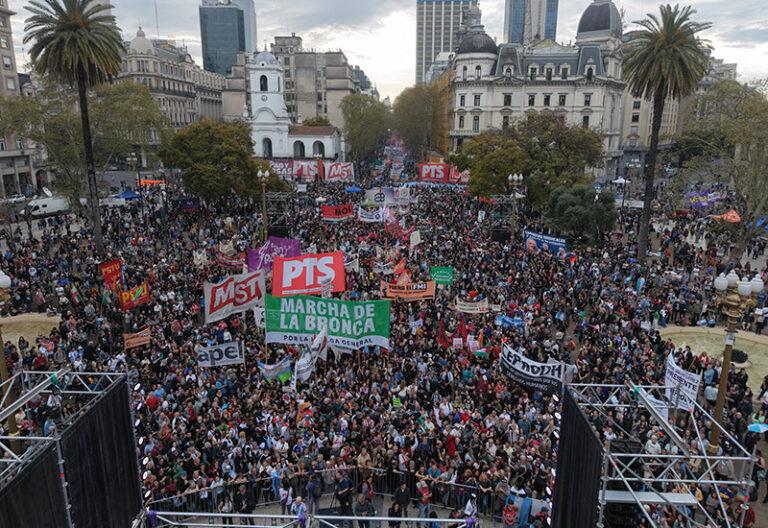 ‘Marcha de la Bronca’: el reclamo copó este sábado el Congreso y Plaza de Mayo