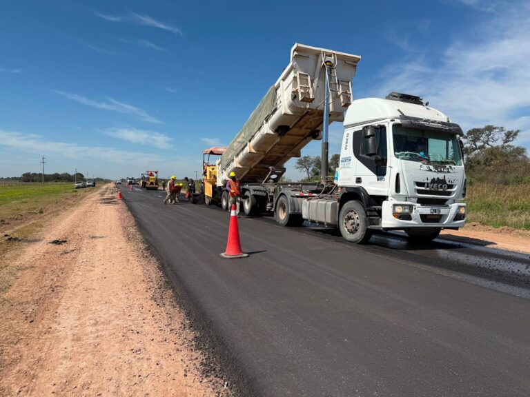 AVANZA LA PAVIMENTACIÓN DE LA RUTA PROVINCIAL N° 6 PARA FORTALECER LA CONECTIVIDAD EN LAS BREÑAS