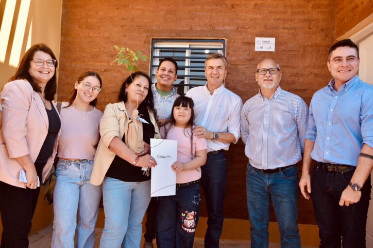 ZDERO CUMPLE: MÁS FAMILIAS DE LA CHACRA 214 YA TIENEN SU VIVIENDA
