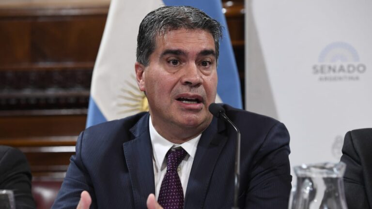 Capitanich: “El funcionamiento del ferrocarril es fundamental para el Chaco y la región”