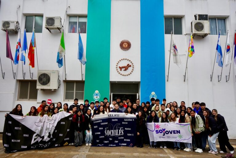 “El Poder Legislativo y la Escuela”: Estudiantes de Colonia Benítez y Margarita Belén visitaron la Legislatura