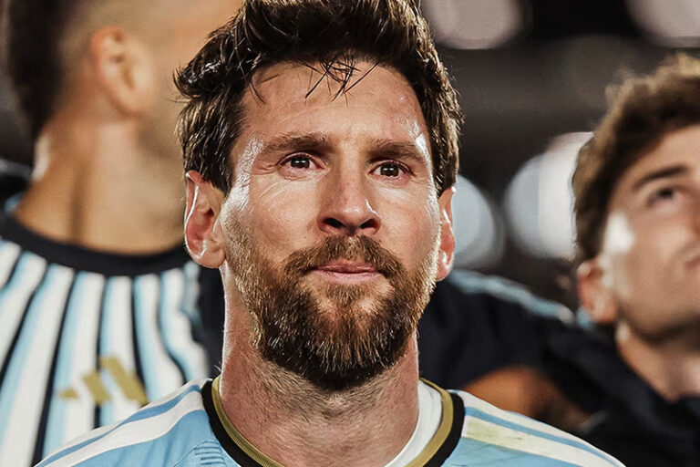 Messi en la eternidad la noche en que el fútbol le dijo “gracias” para siempre: “No me quiero ir de acá…”