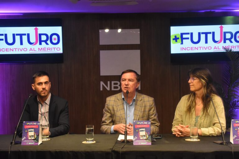 MÁS FUTURO: COMIENZAN LOS PAGOS, AMPLÍAN LA ENTREGA DE TARJETAS Y SIGUE ABIERTA LA INSCRIPCIÓN