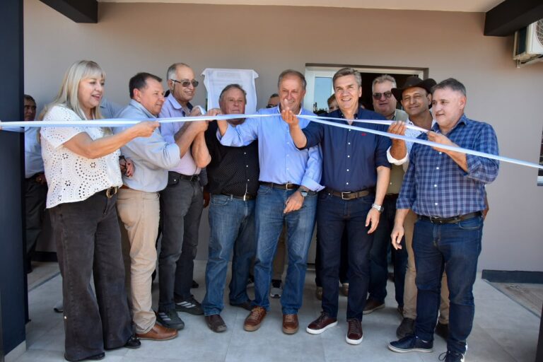 CASTELLI: ZDERO INAUGURÓ EL NUEVO EDIFICIO Y ALBERGUES DE LOS CONSORCIOS CAMINEROS