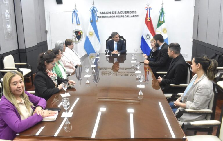 CHACO, ARGENTINOS POR LA EDUCACIÓN Y PARAGUAY COMPARTEN ESTRATEGIAS PARA FORTALECER LA ENSEÑANZA