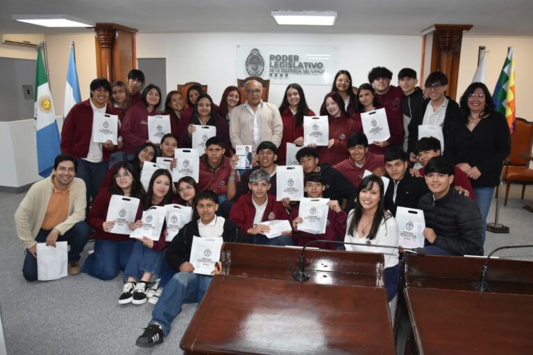 El Poder Legislativo y la Escuela: estudiantes de la EES Nº 45 visitaron la Legislatura